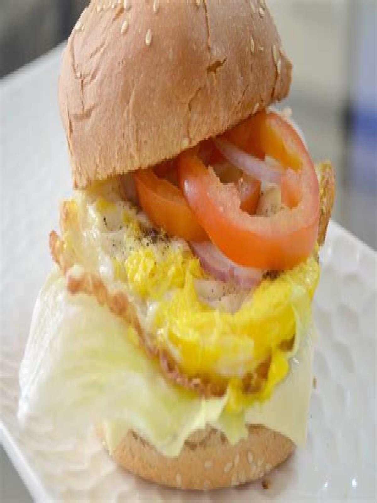 Do you have to put an egg in hamburgers?
