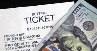 How much can you deduct for gambling?